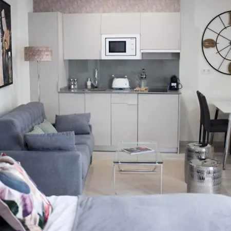 Feelathome Merced Apartment