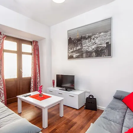 Feelathome Merced Apartment