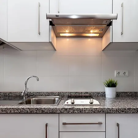 Feelathome Merced Apartment